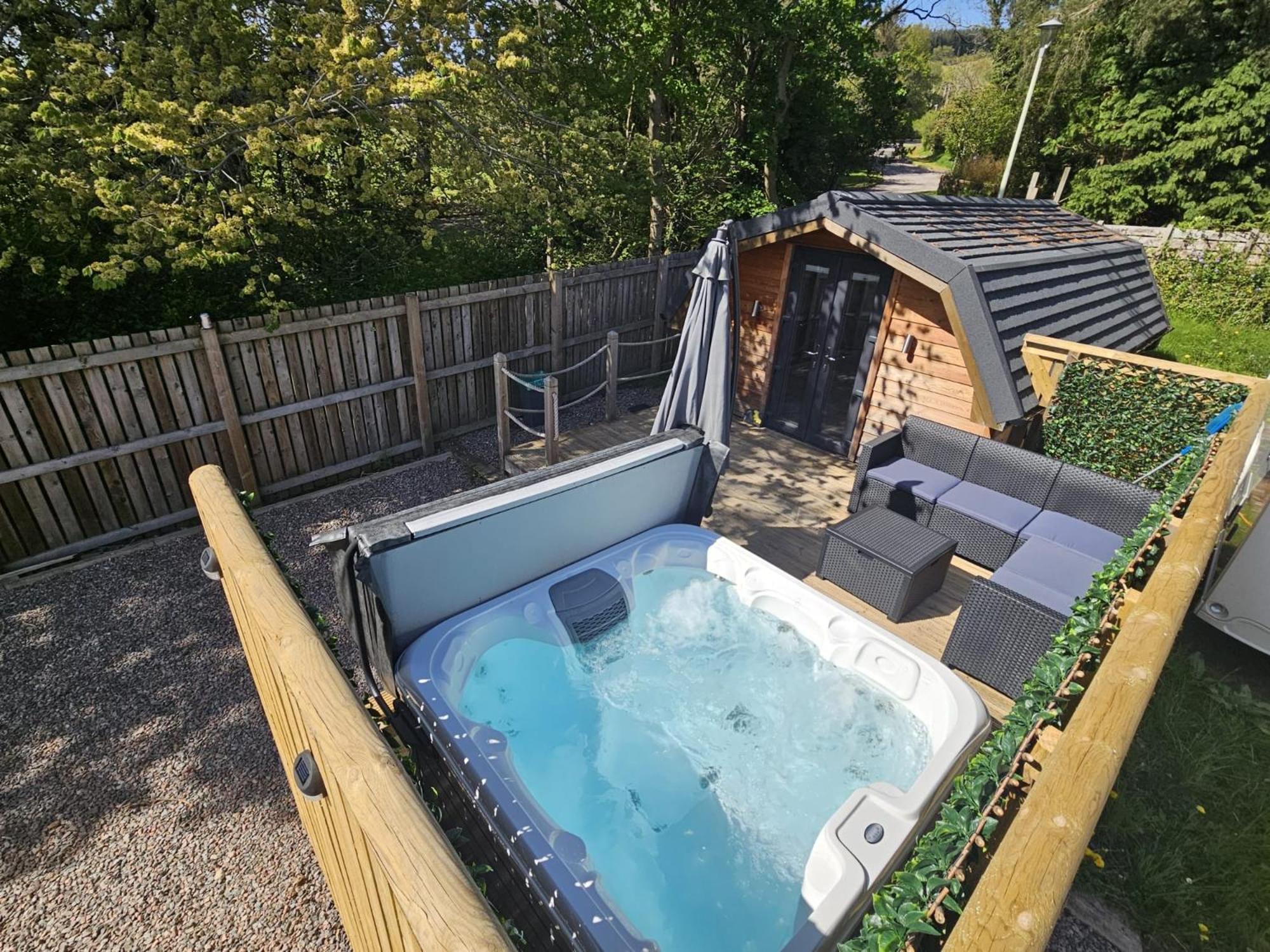 Morvan Pod & Hot Tub Fort William Esterno foto